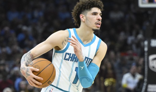 mk体育在线登录入口三球：很高兴和克内克特&努尔基奇一起打球 继续努力争胜