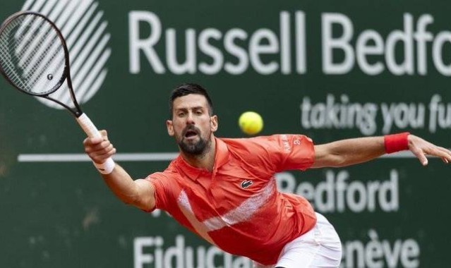 赛季红土首胜！德约直落两盘横扫过关，结束巡回赛3连败