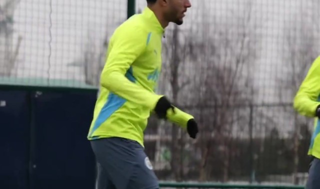 mk体育平台网页版入口手套一戴谁也不爱！7500万马尔穆什曼城首练，有没有想起那位故人