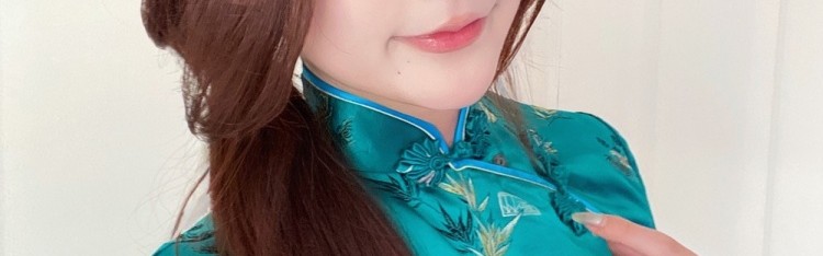mk体育官方网站入口穿上旗袍韵味十足！Kitty晒照：新年快乐，祝大家蛇年大吉~