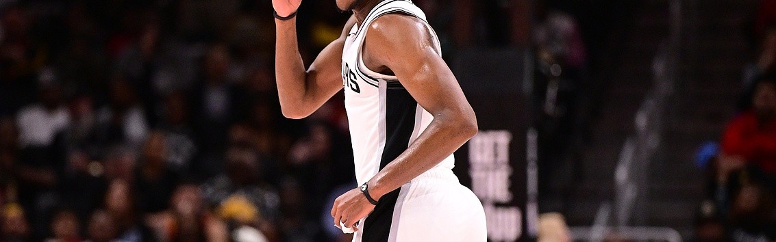 mk体育app官网武圣：福克斯是更强版本的托尼-帕克 他的得分和运动能力更好