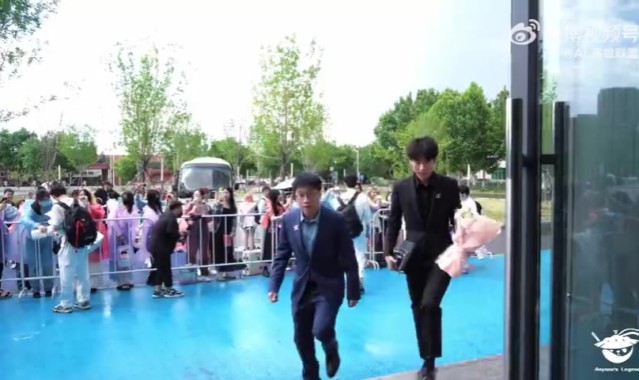 mk体育官方网站入口AL发布战胜BLG赛事Vlog：我真的很想哭，但我们要把泪水留在决赛