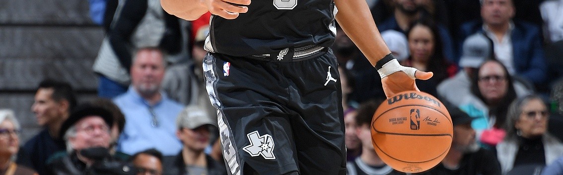 mk体育0号+球风劲暴！凯尔登-约翰逊15中10得24分4板2助 正负值+11