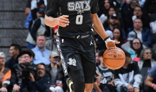 mk体育0号+球风劲暴！凯尔登-约翰逊15中10得24分4板2助 正负值+11