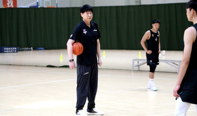 mk体育平台网页版入口邱指导有东西！山东男篮提前12轮锁定季后赛席位 本赛季第三快