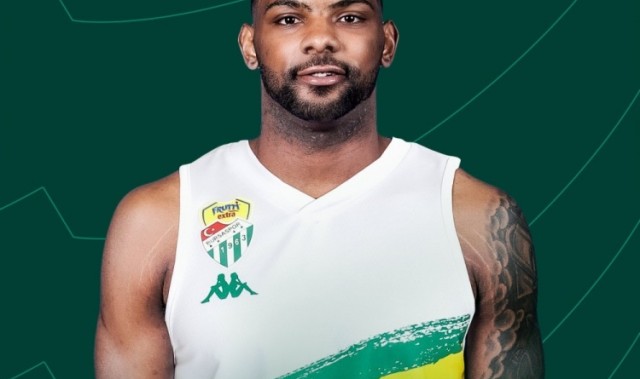 mk体育平台网页版入口直播吧：桑维尔已抵达中国香港 很快就会与新疆队会合