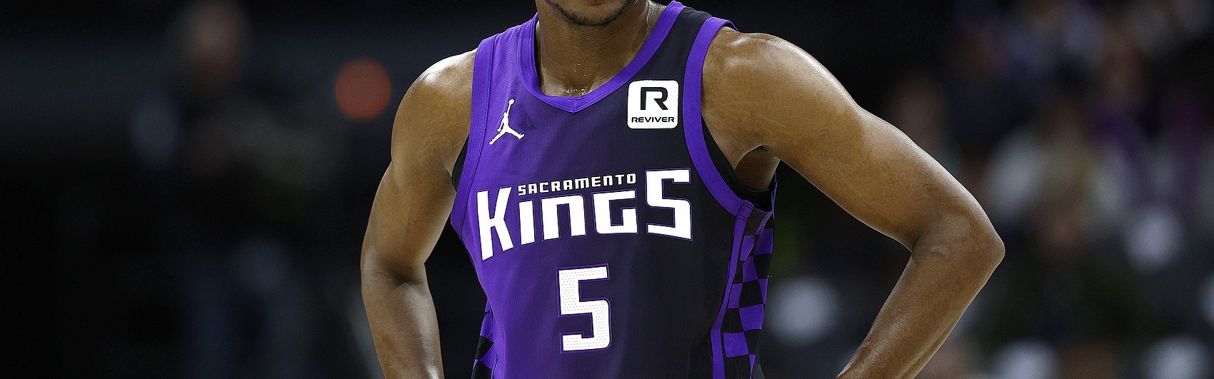 mk体育官方网站入口福克斯告别国王队：始于19岁的青春 止于27岁的告别 感恩萨城❤️