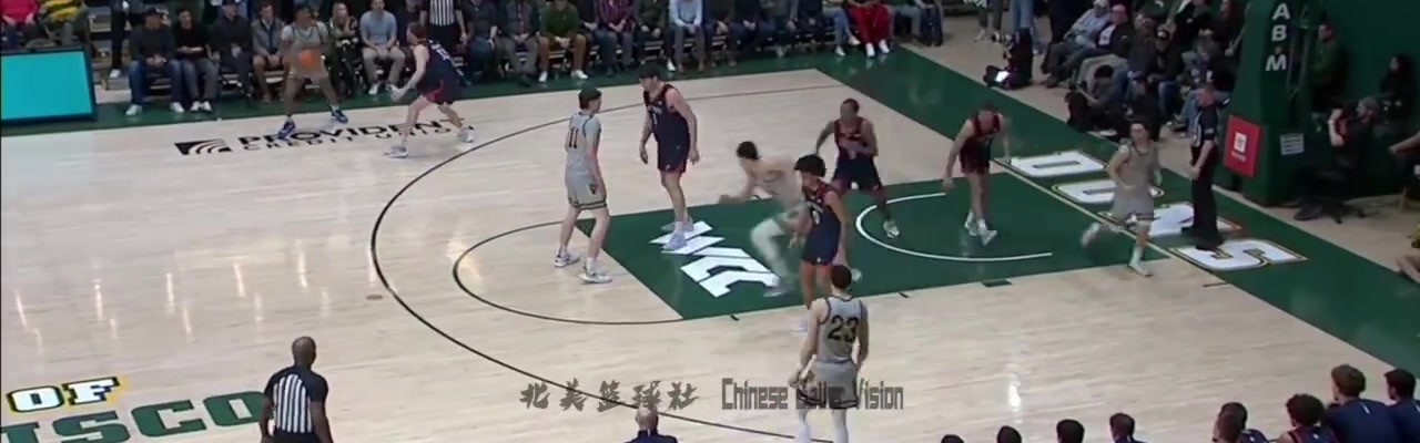 mk体育在线官网险胜赛区第一！王俊杰拿到6分4板 旧金山大学保留晋级疯三的希望