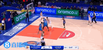 mk体育官方网站入口得注意下啊！郭凯出场2分钟拿到1个篮板 迅速累计3次个人犯规